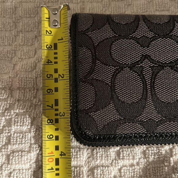Coach zipper wallet - Picture 3 of 12